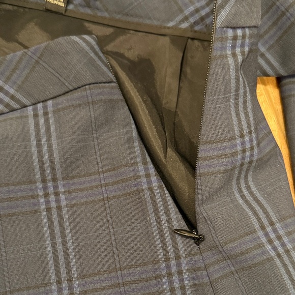 Banana Republic Dark Blue Checkered Navy Suit Washable - Picture 12 of 12